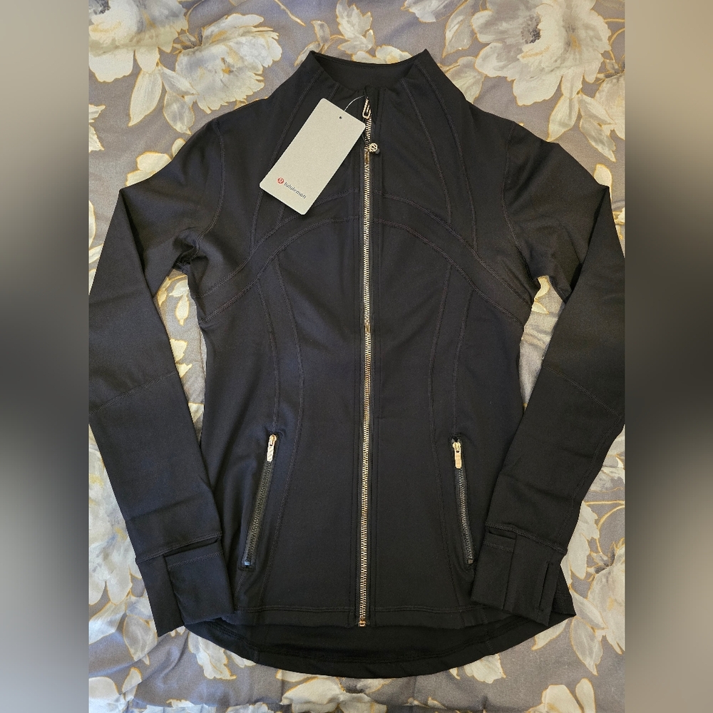 Women's Lululemon Jacket and Leggings Set